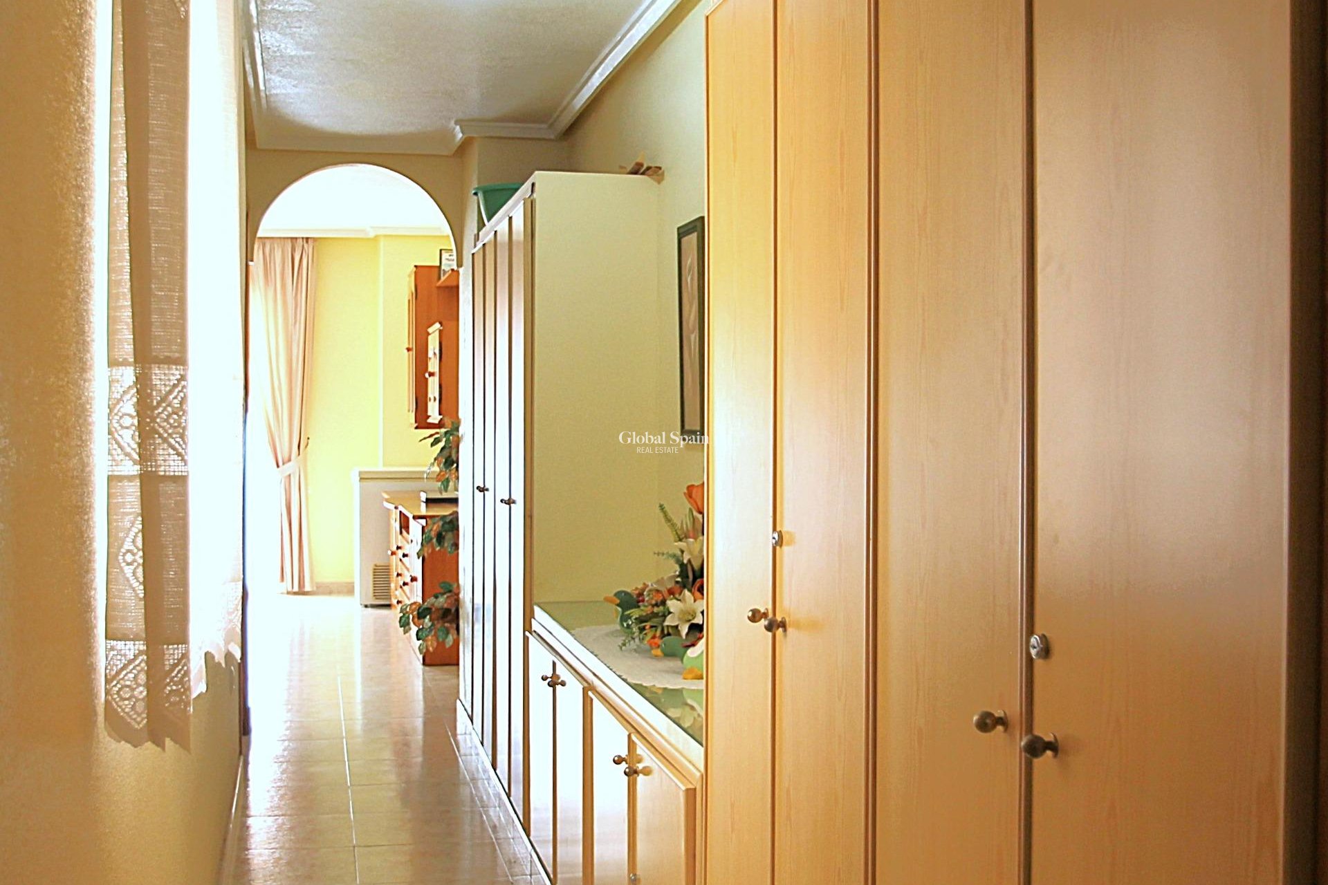 Venta - APARTAMENTO -
TORREVIEJA - Las Piscinas Naturales
