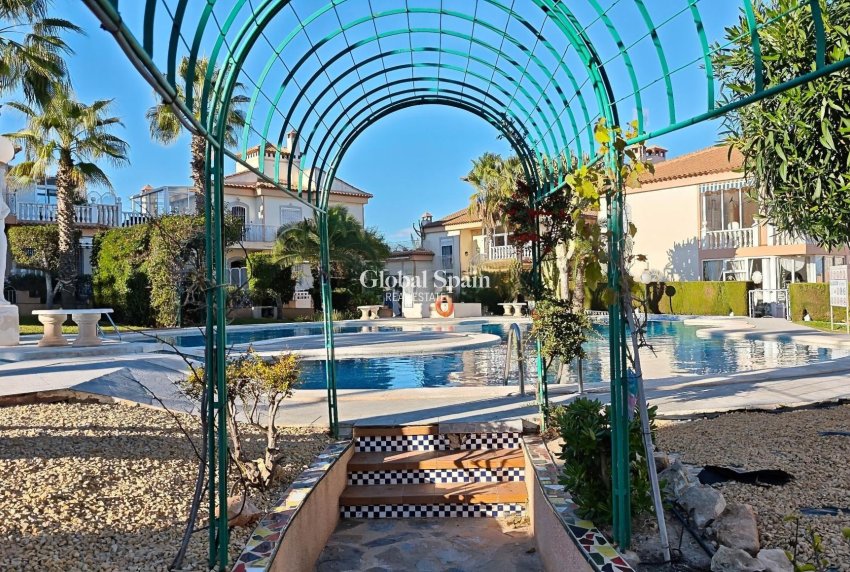 Venta - APARTAMENTO -
TORREVIEJA - LOS BALCONES - LOS ALTOS