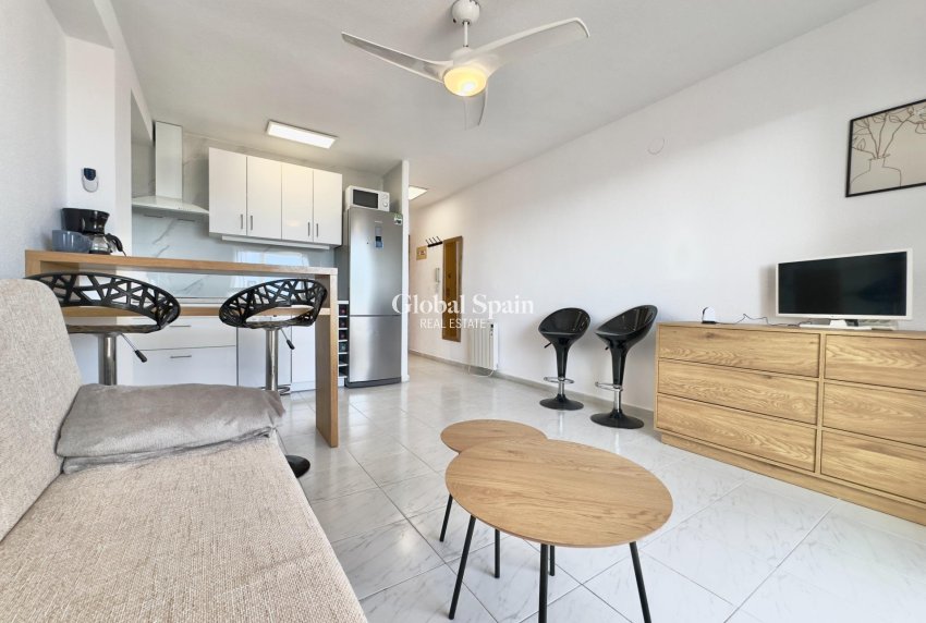 Venta - APARTAMENTO -
TORREVIEJA - Los Europeos