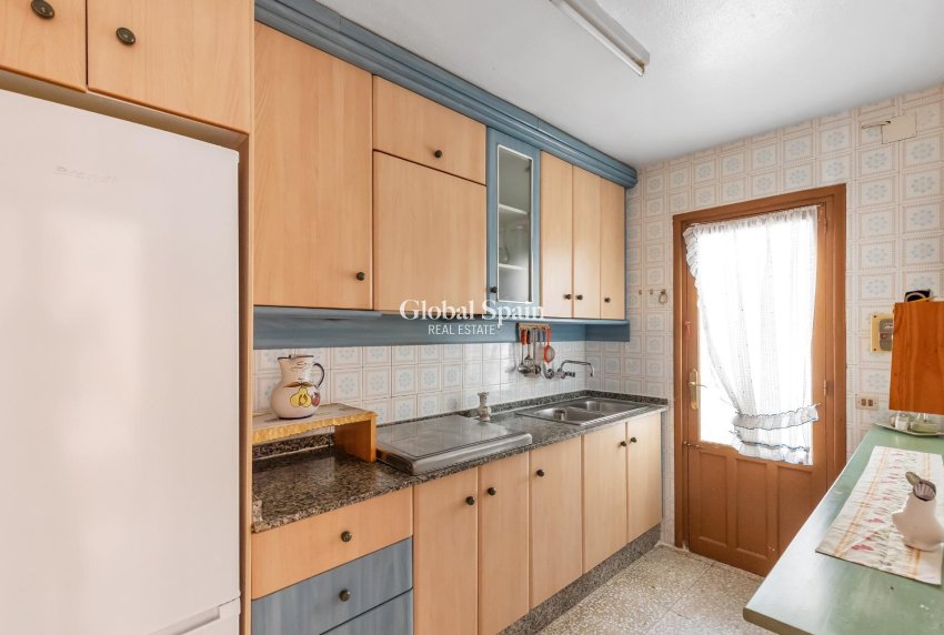 Venta - APARTAMENTO -
TORREVIEJA - Los Europeos
