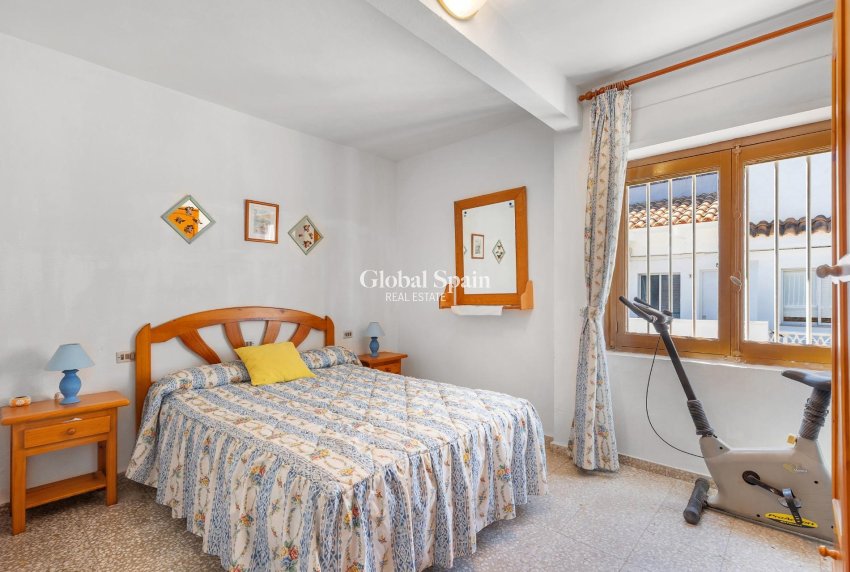 Venta - APARTAMENTO -
TORREVIEJA - Los Europeos