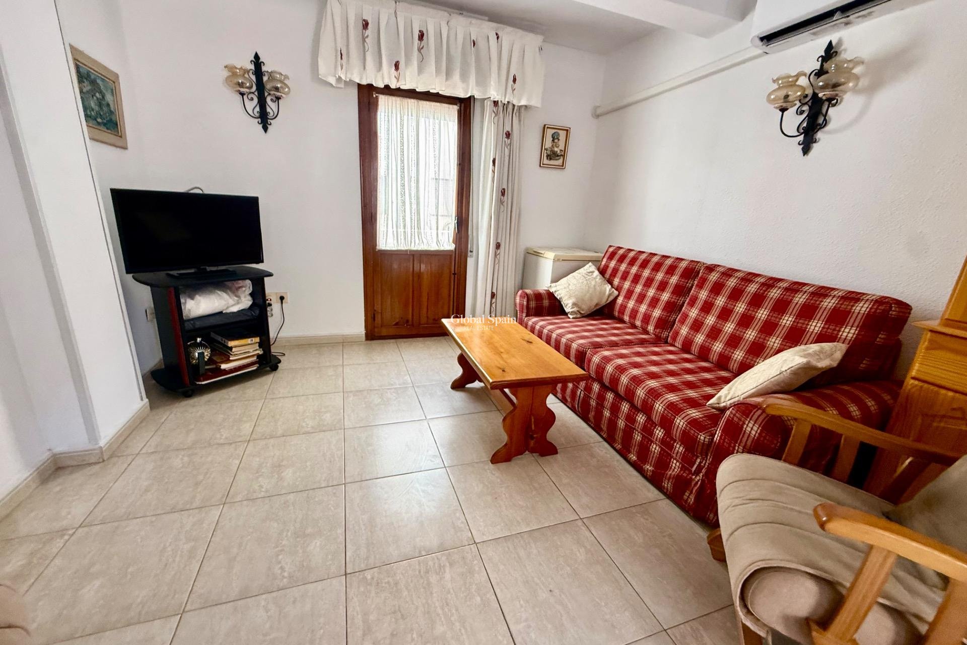 Venta - APARTAMENTO -
TORREVIEJA - Los Europeos