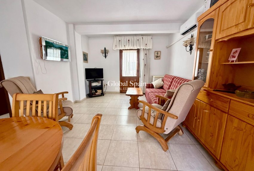 Venta - APARTAMENTO -
TORREVIEJA - Los Europeos