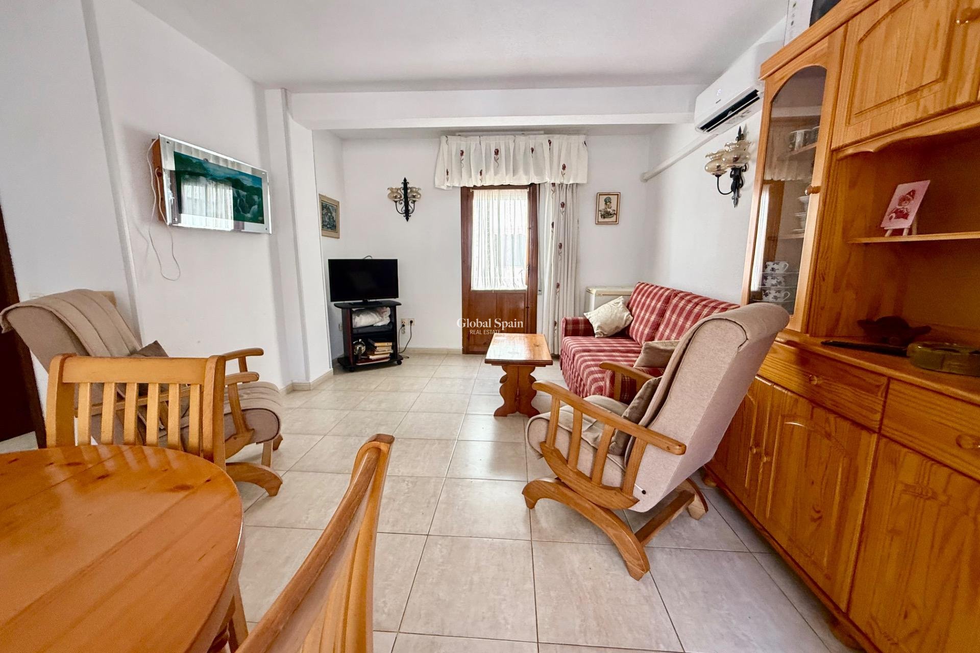 Venta - APARTAMENTO -
TORREVIEJA - Los Europeos