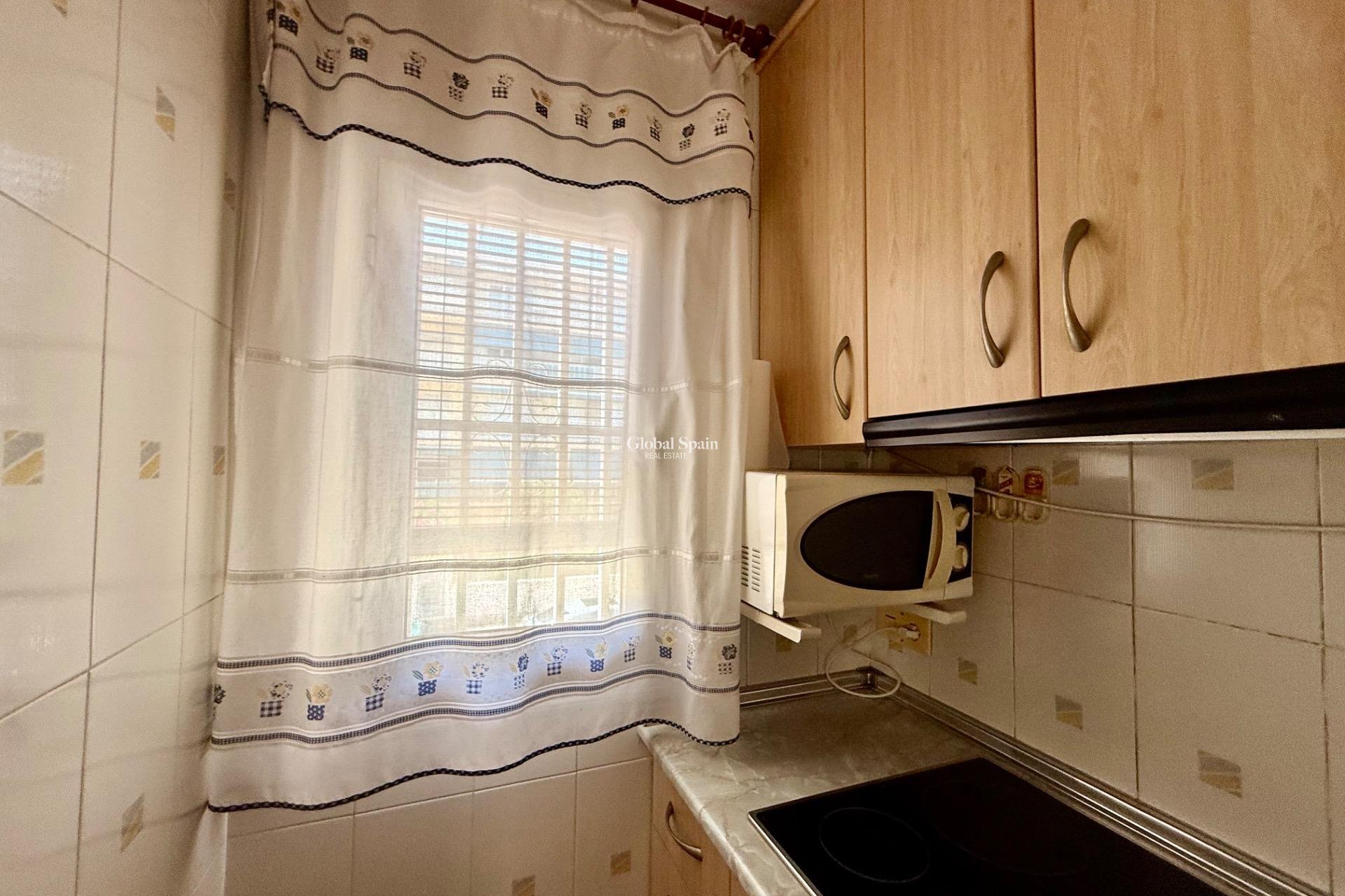 Venta - APARTAMENTO -
TORREVIEJA - Los Europeos