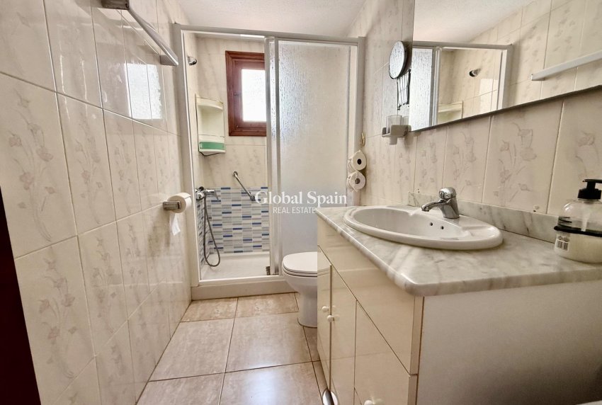 Venta - APARTAMENTO -
TORREVIEJA - Los Europeos