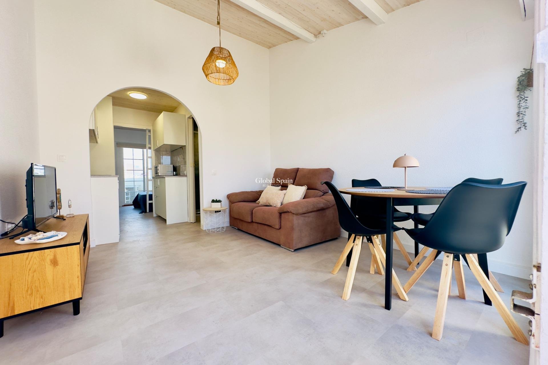 Venta - Apartamento -
TORREVIEJA - Los Frutales