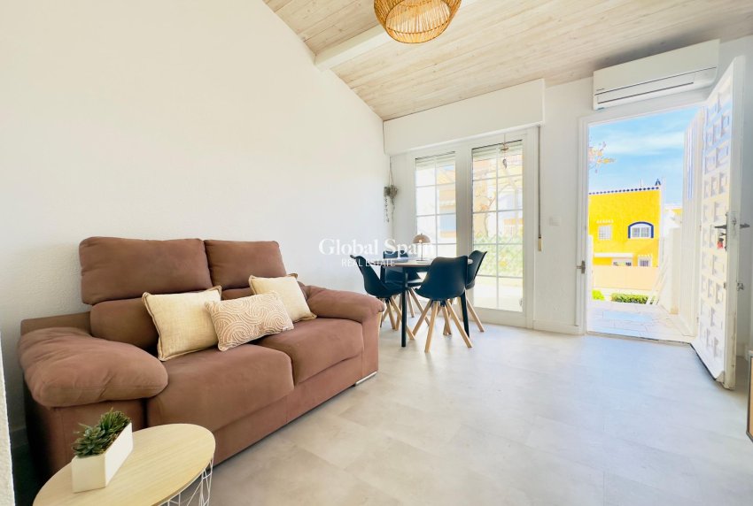 Venta - Apartamento -
TORREVIEJA - Los Frutales