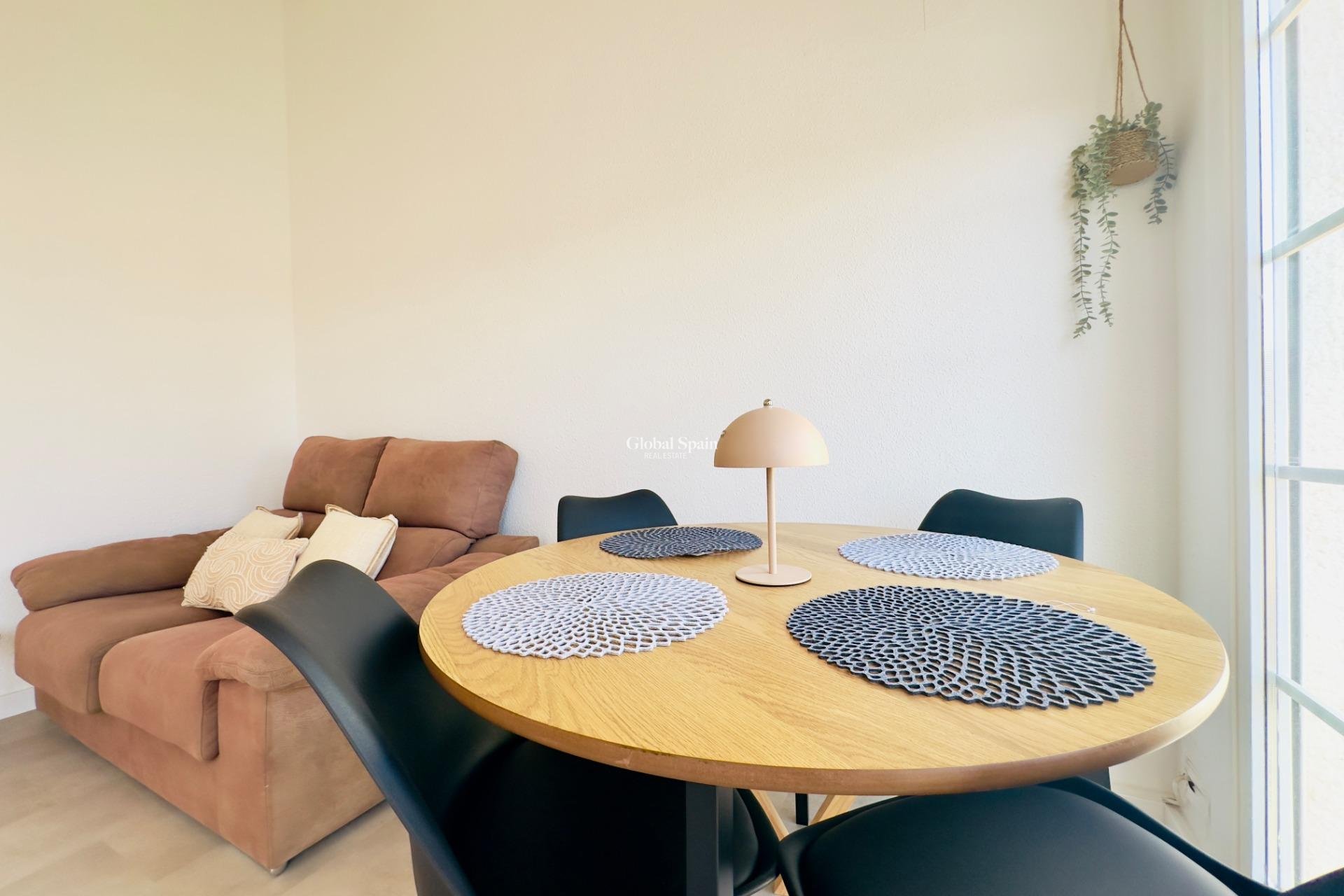 Venta - Apartamento -
TORREVIEJA - Los Frutales