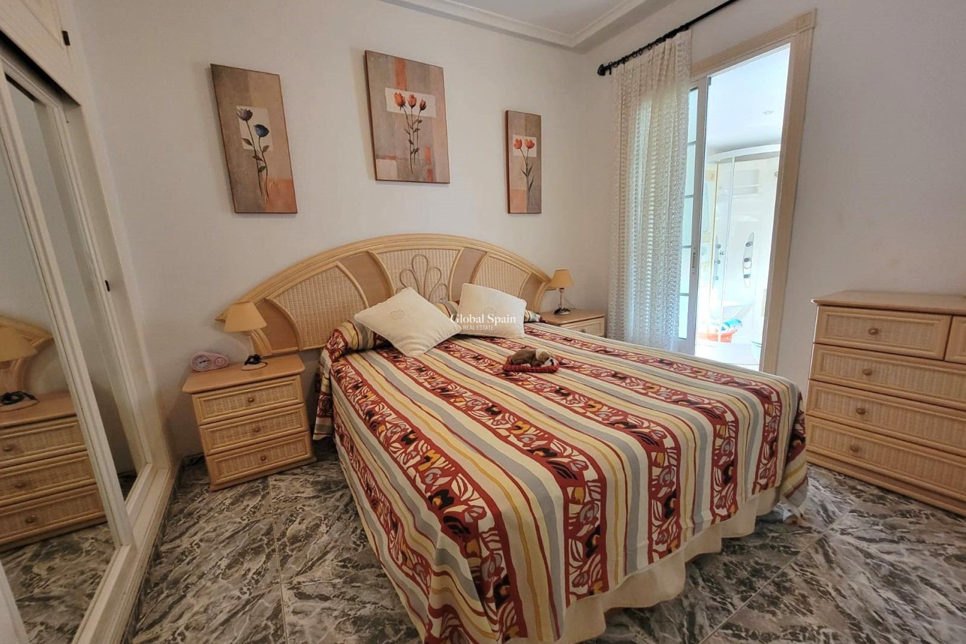 Venta - APARTAMENTO -
TORREVIEJA - Los Frutales