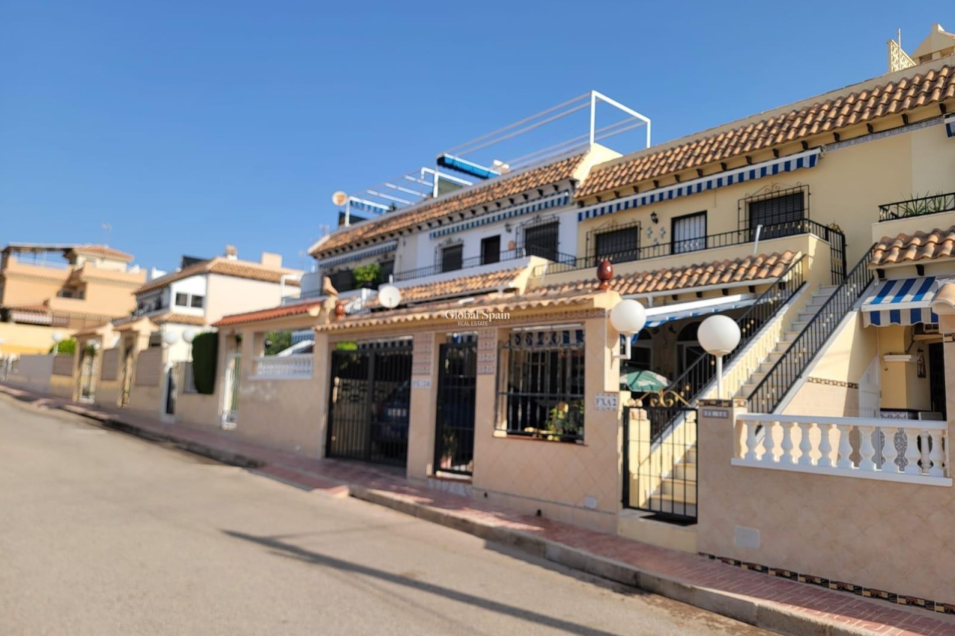 Venta - APARTAMENTO -
TORREVIEJA - Los Frutales