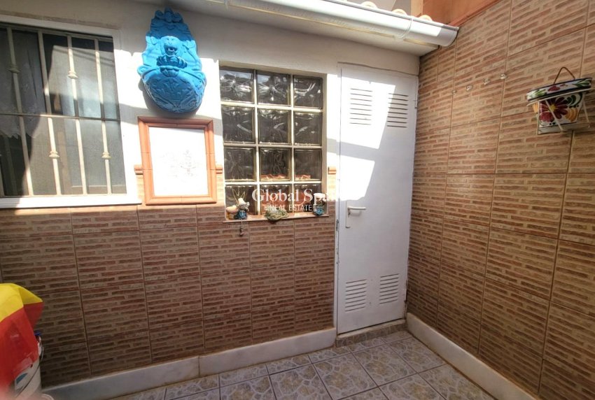 Venta - APARTAMENTO -
TORREVIEJA - Los Frutales
