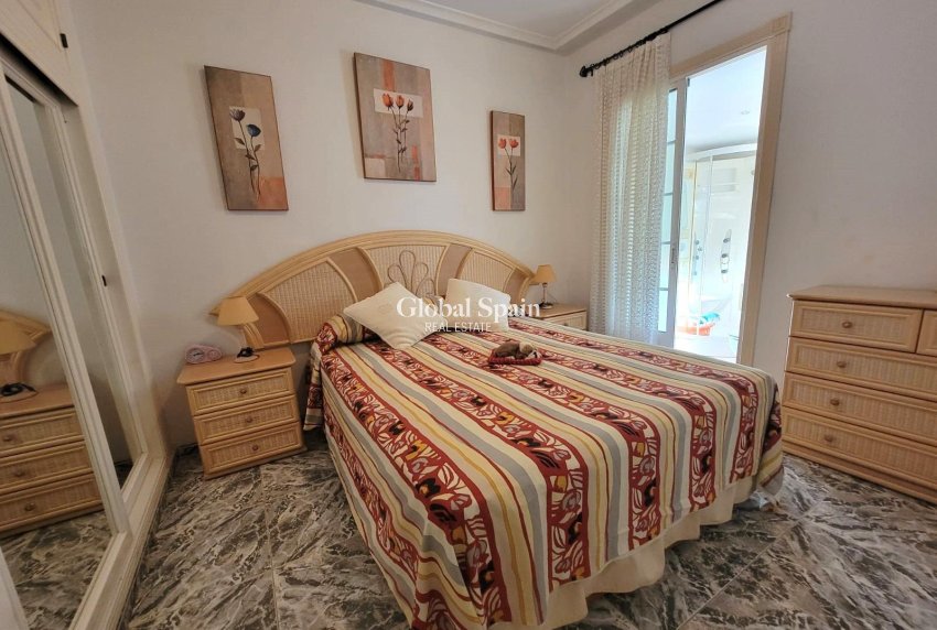 Venta - APARTAMENTO -
TORREVIEJA - Los Frutales