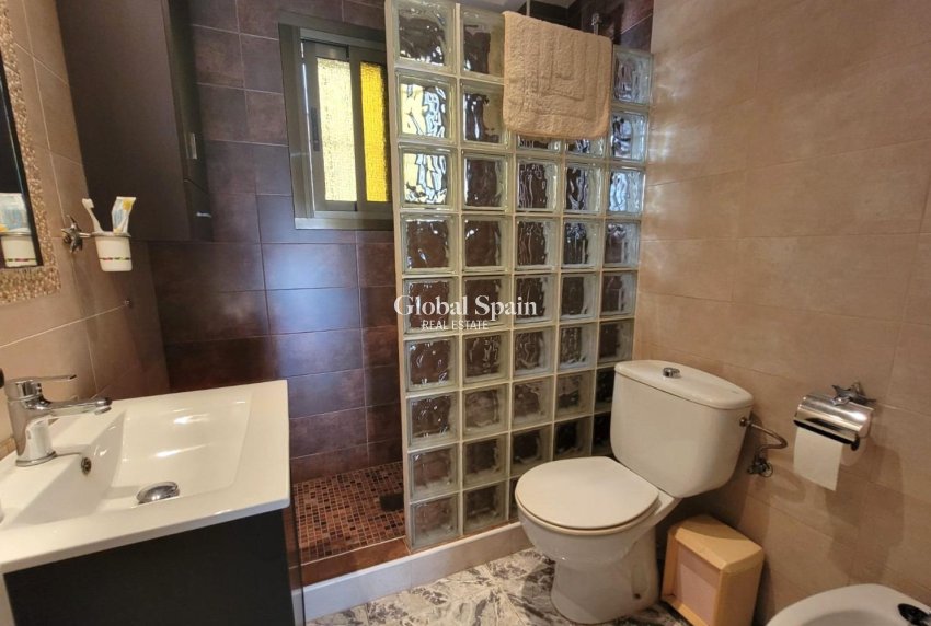 Venta - APARTAMENTO -
TORREVIEJA - Los Frutales