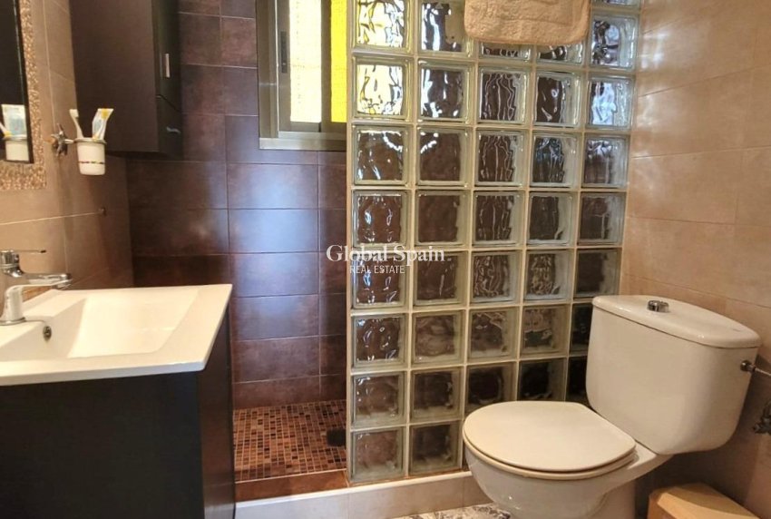 Venta - APARTAMENTO -
TORREVIEJA - Los Frutales