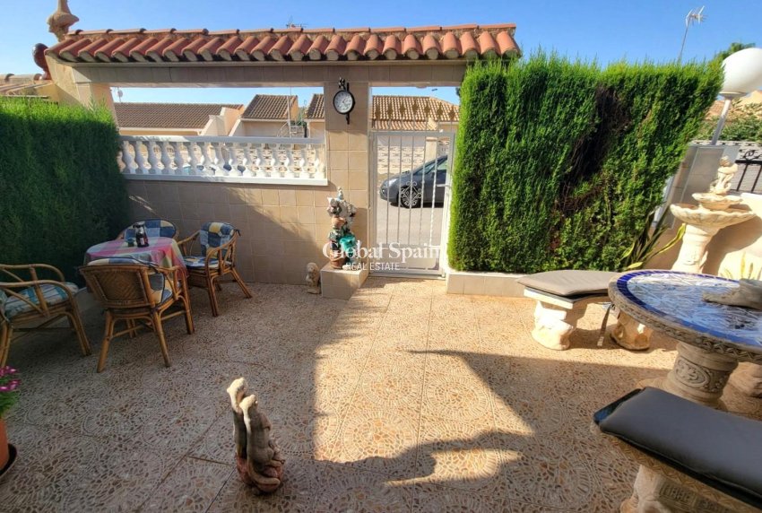 Venta - APARTAMENTO -
TORREVIEJA - Los Frutales