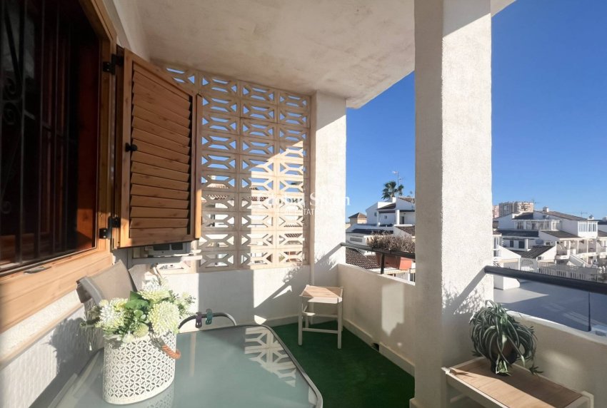 Venta - APARTAMENTO -
TORREVIEJA - Los Frutales