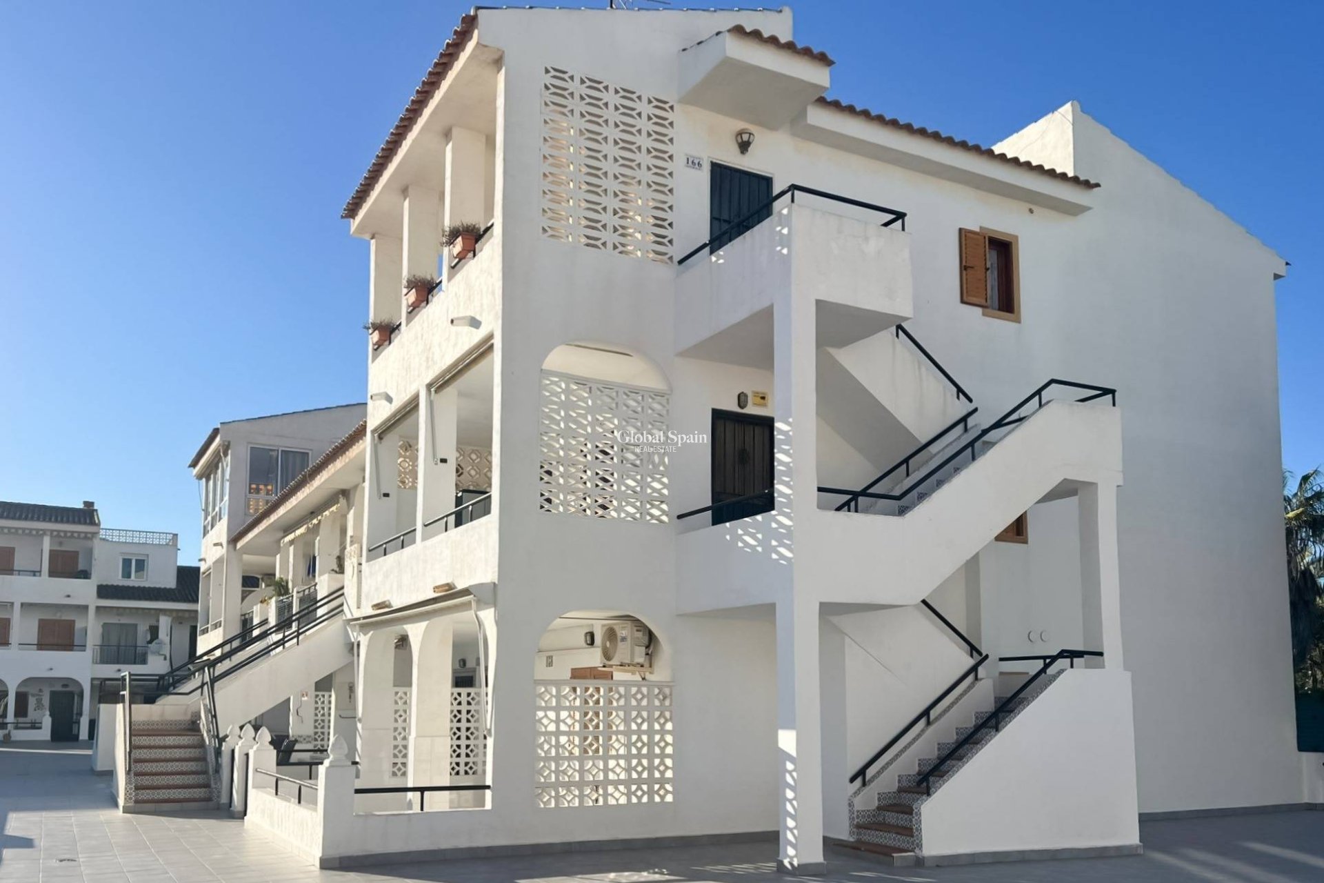 Venta - APARTAMENTO -
TORREVIEJA - Los Frutales