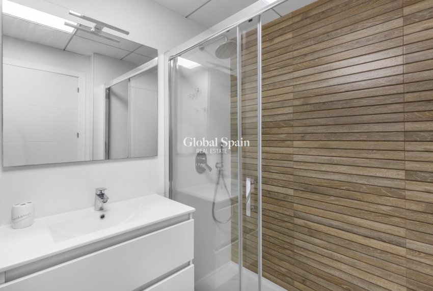 Venta - APARTAMENTO -
TORREVIEJA - Los Frutales