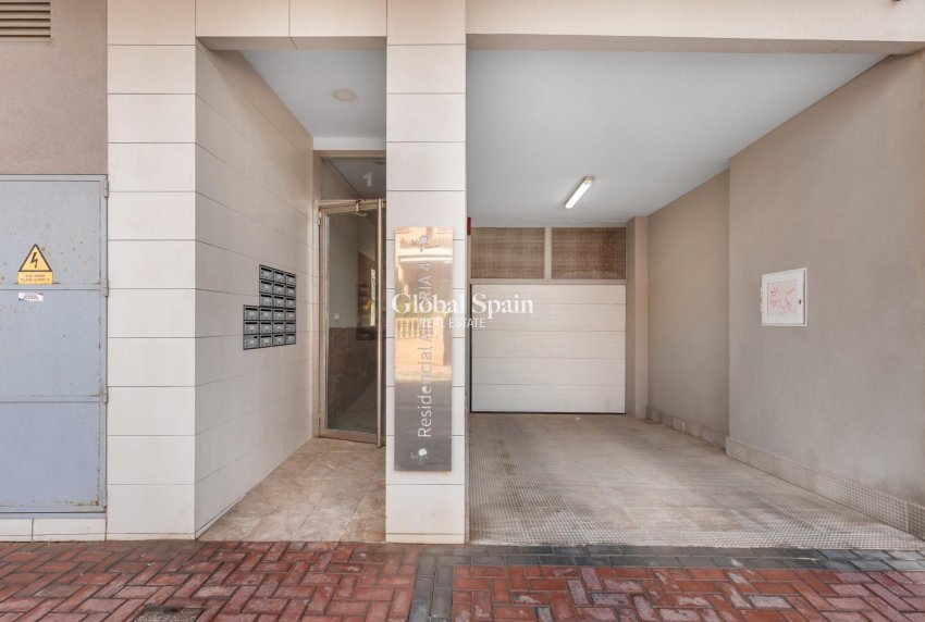 Venta - APARTAMENTO -
TORREVIEJA - Los Frutales