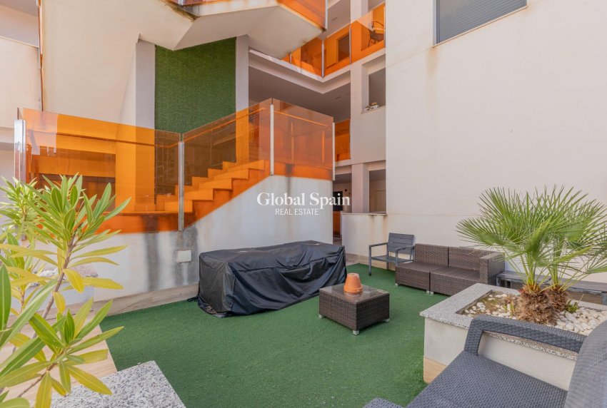 Venta - APARTAMENTO -
TORREVIEJA - Los Frutales