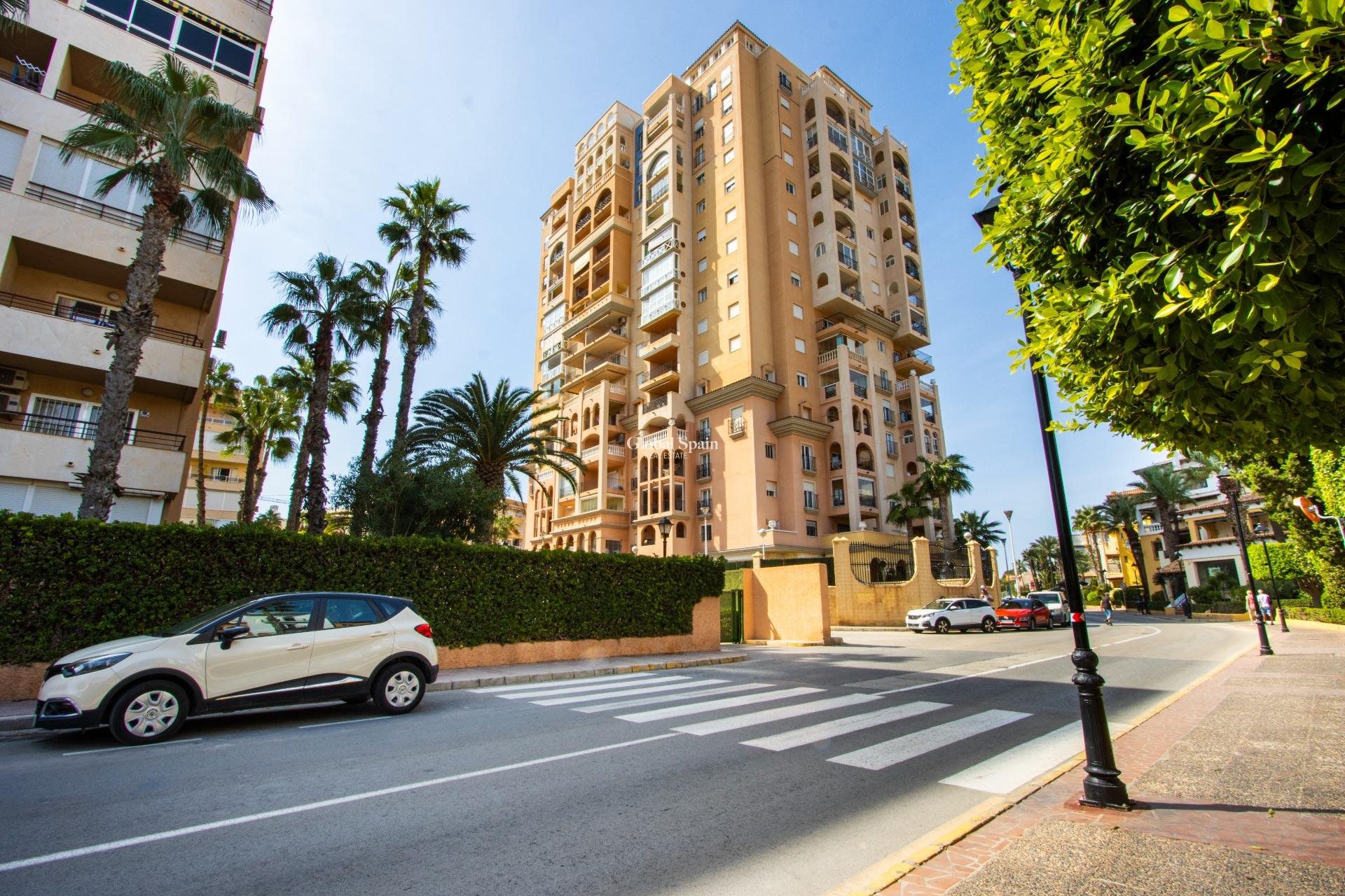 Venta - APARTAMENTO -
TORREVIEJA - Los Frutales
