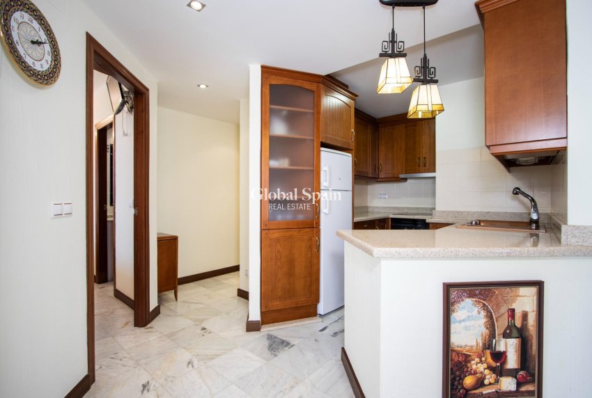 Venta - APARTAMENTO -
TORREVIEJA - Los Frutales