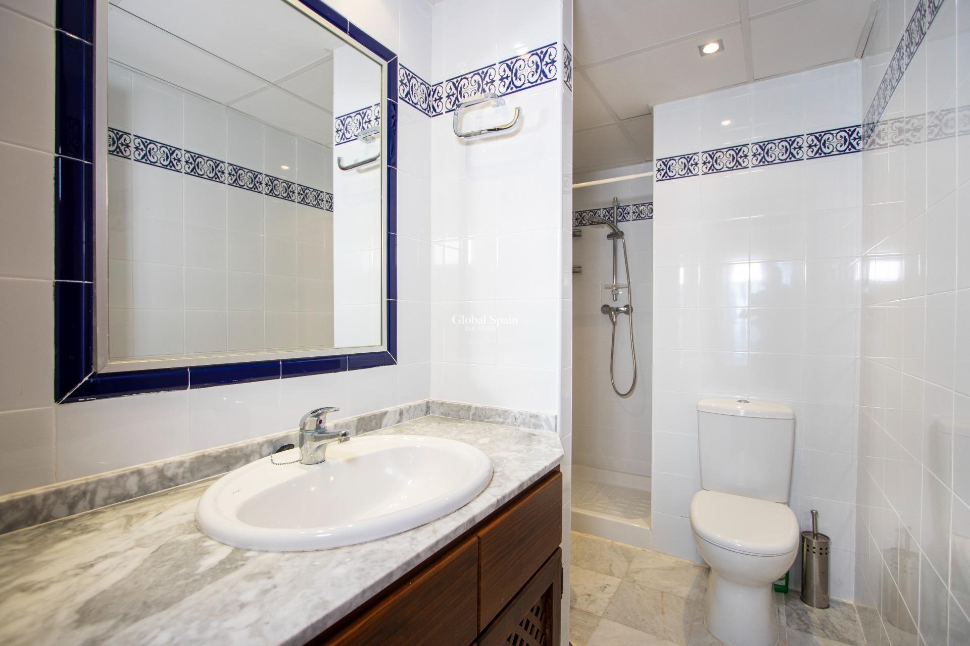 Venta - APARTAMENTO -
TORREVIEJA - Los Frutales