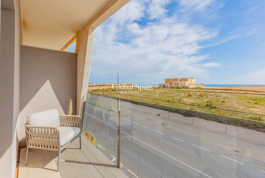 Venta - APARTAMENTO -
TORREVIEJA - Los Frutales