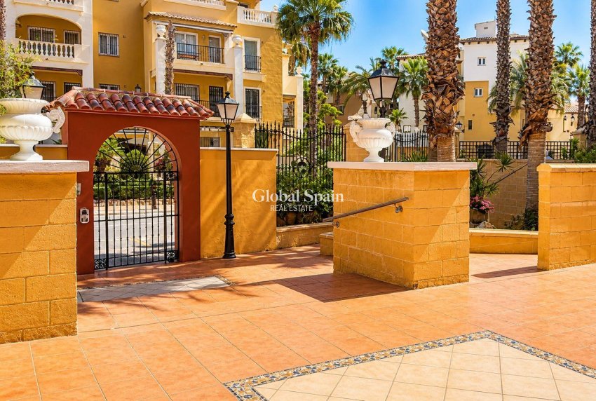 Venta - APARTAMENTO -
TORREVIEJA - Los Frutales