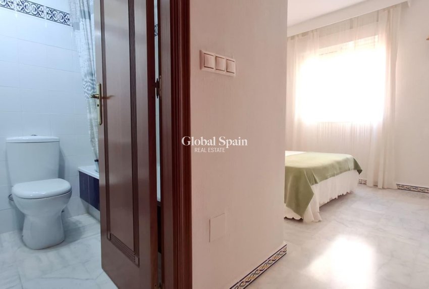 Venta - APARTAMENTO -
TORREVIEJA - Los Frutales