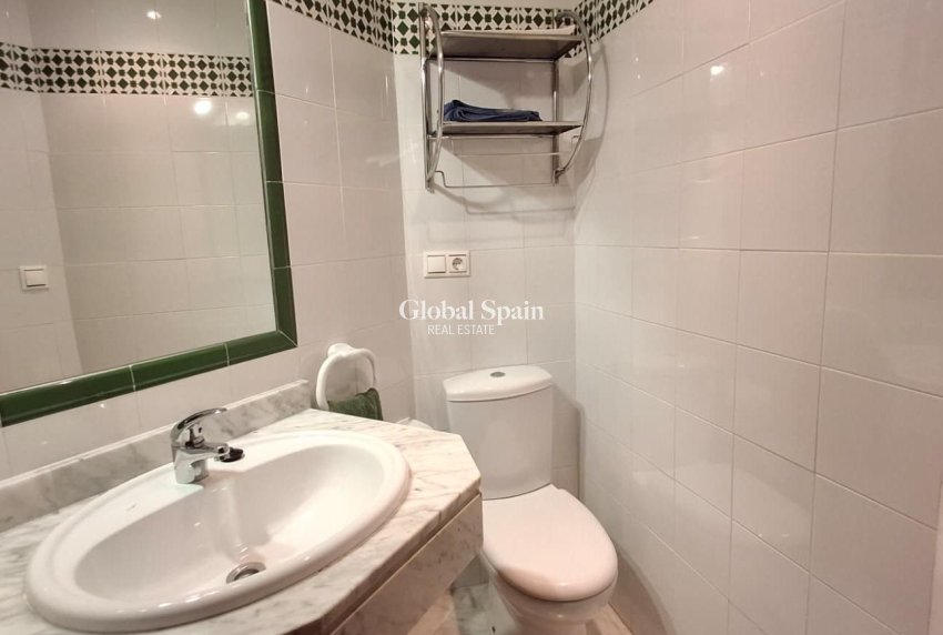 Venta - APARTAMENTO -
TORREVIEJA - Los Frutales
