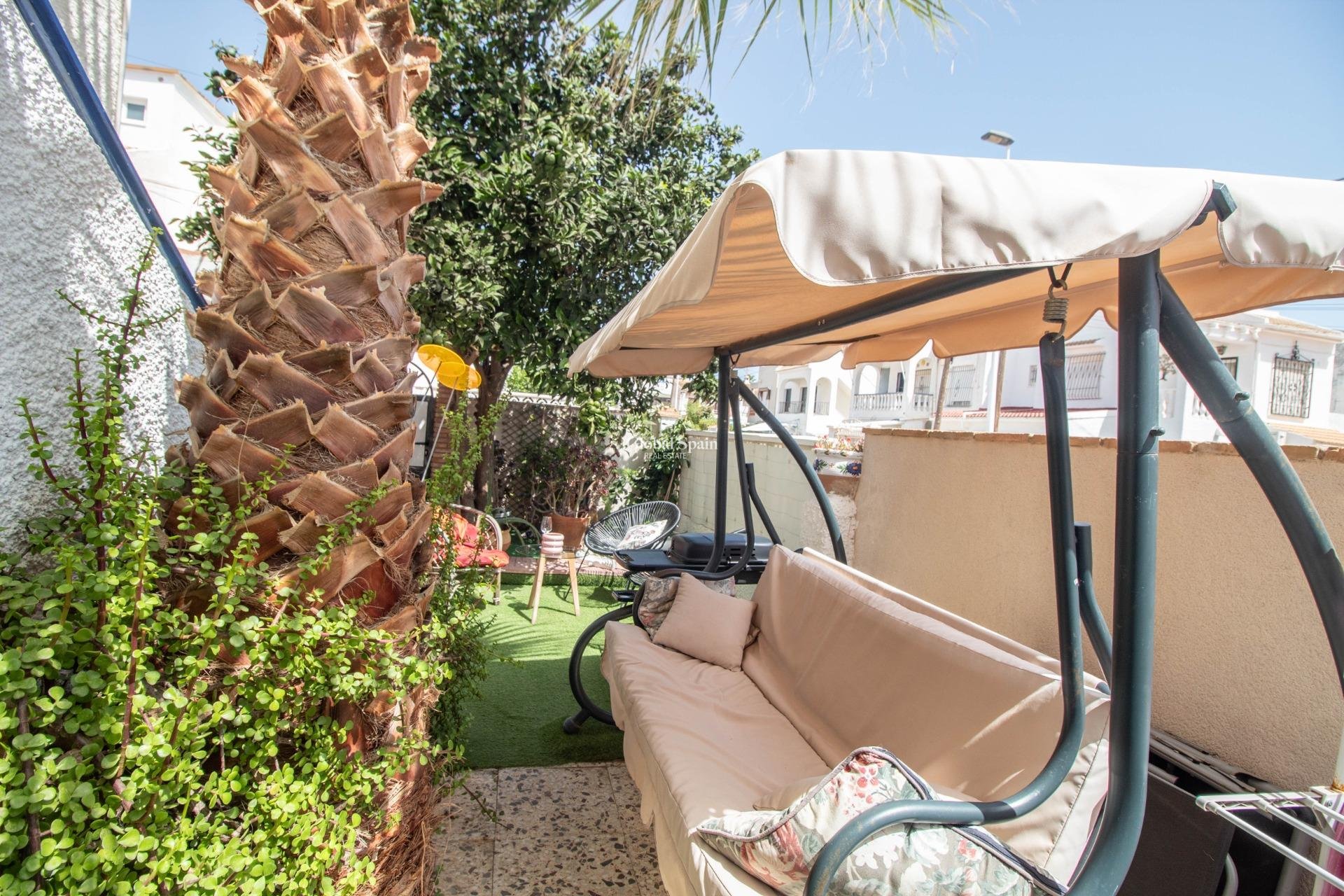 Venta - APARTAMENTO -
TORREVIEJA - Los Frutales
