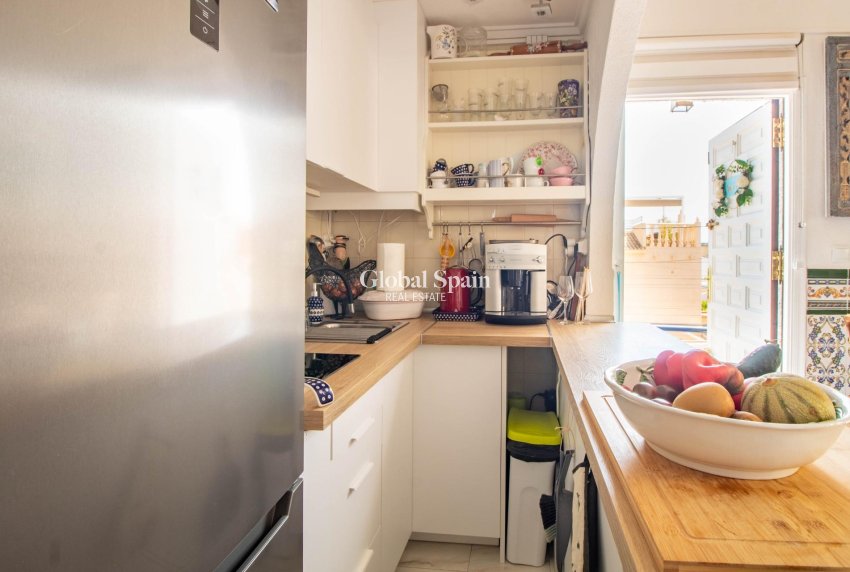 Venta - APARTAMENTO -
TORREVIEJA - Los Frutales