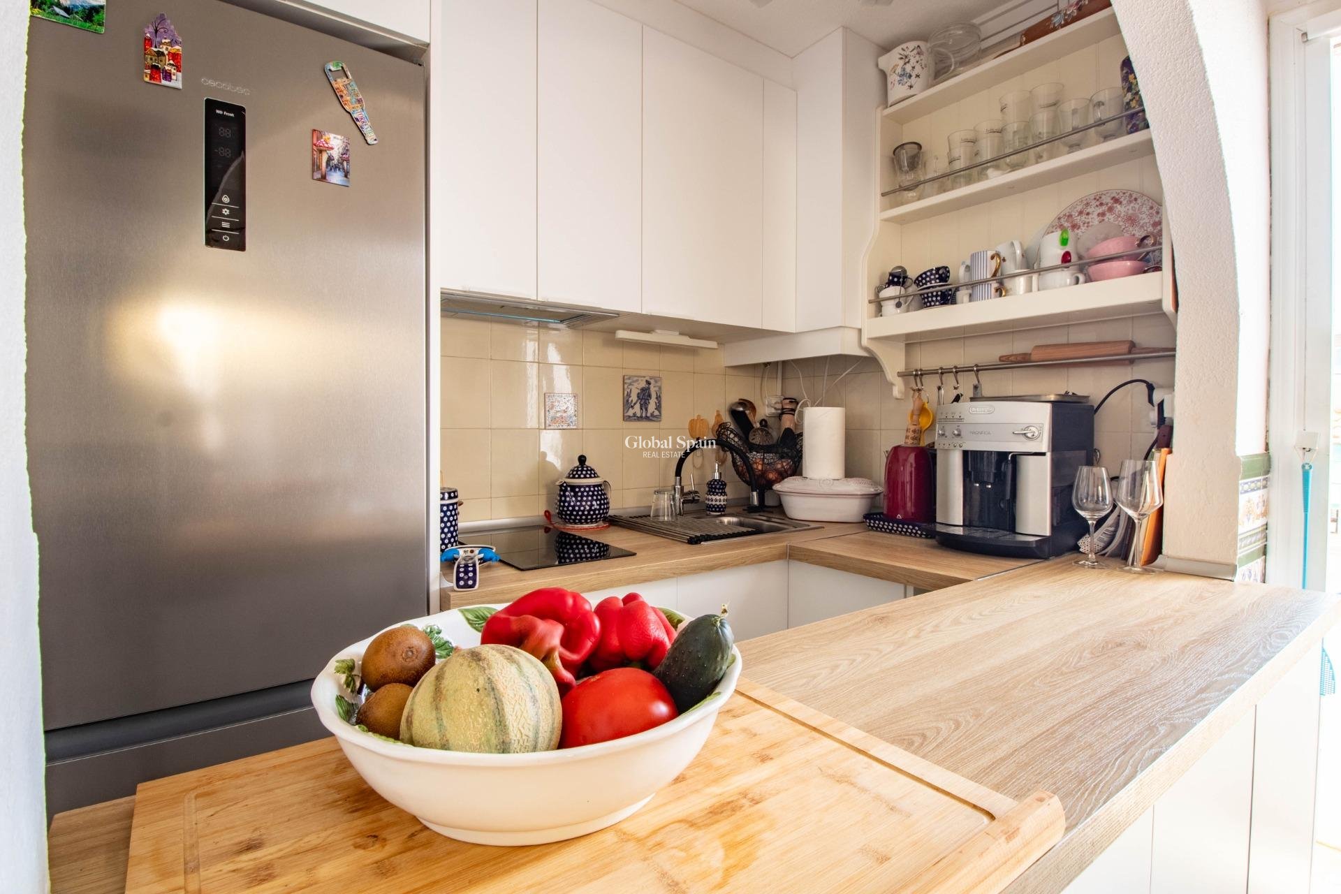 Venta - APARTAMENTO -
TORREVIEJA - Los Frutales