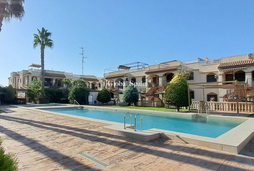 Venta - APARTAMENTO -
TORREVIEJA - Parque Acuático - Sector 25