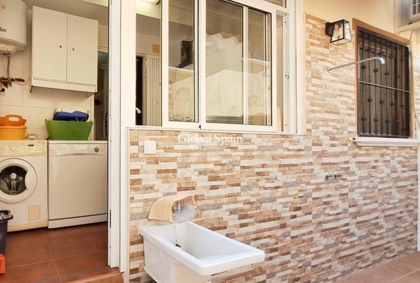 Venta - APARTAMENTO -
TORREVIEJA - Parque Acuático - Sector 25