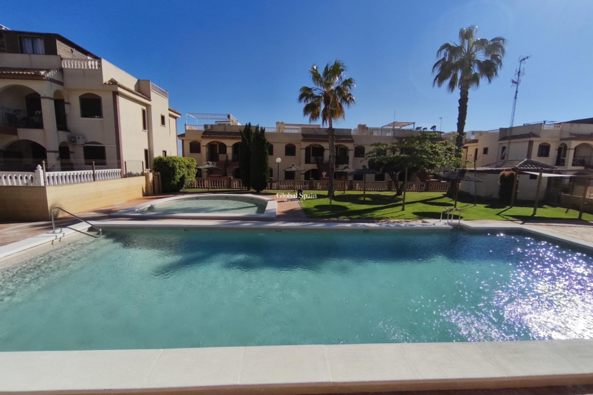 Venta - APARTAMENTO -
TORREVIEJA - Parque Acuático - Sector 25