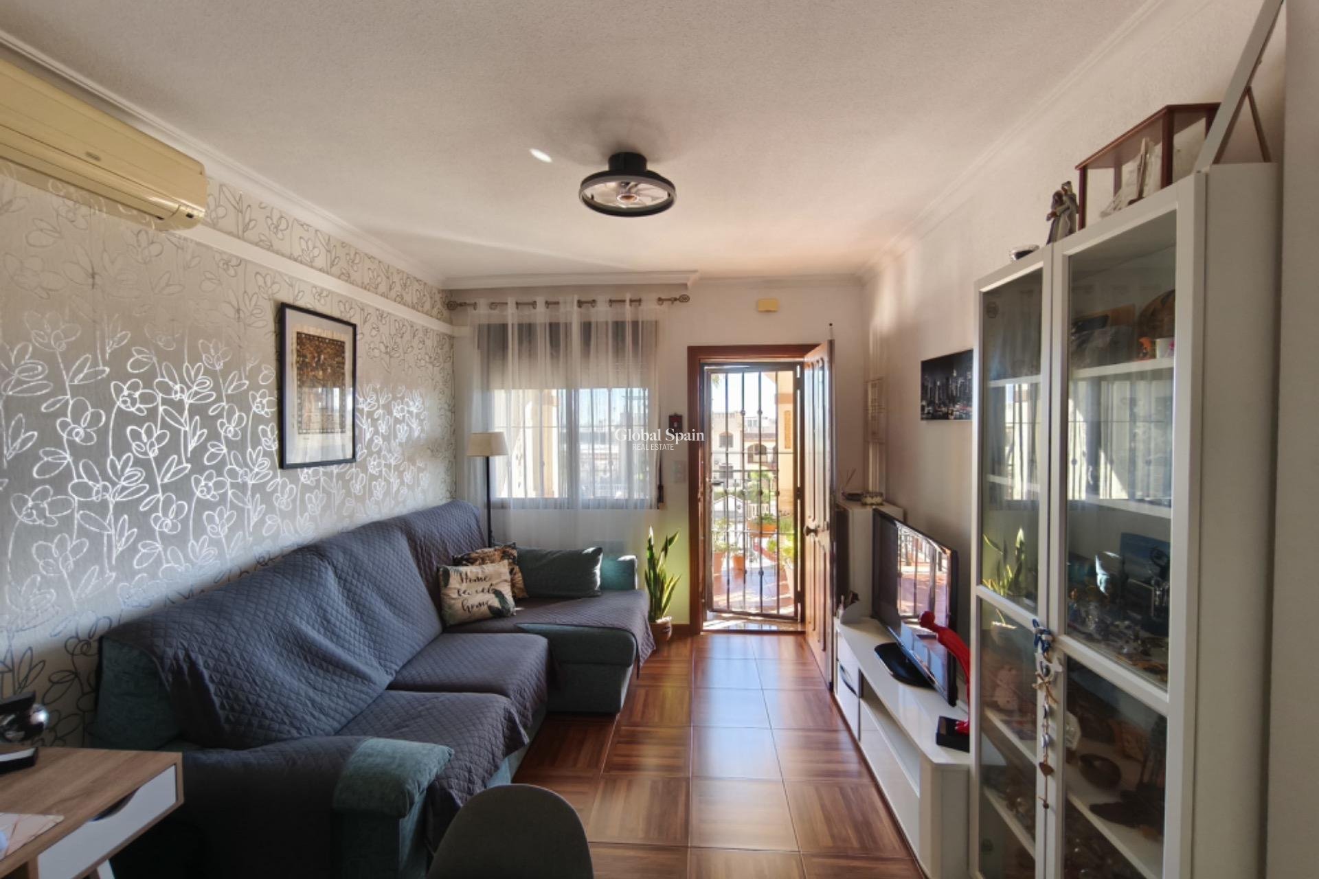 Venta - APARTAMENTO -
TORREVIEJA - Parque Acuático - Sector 25