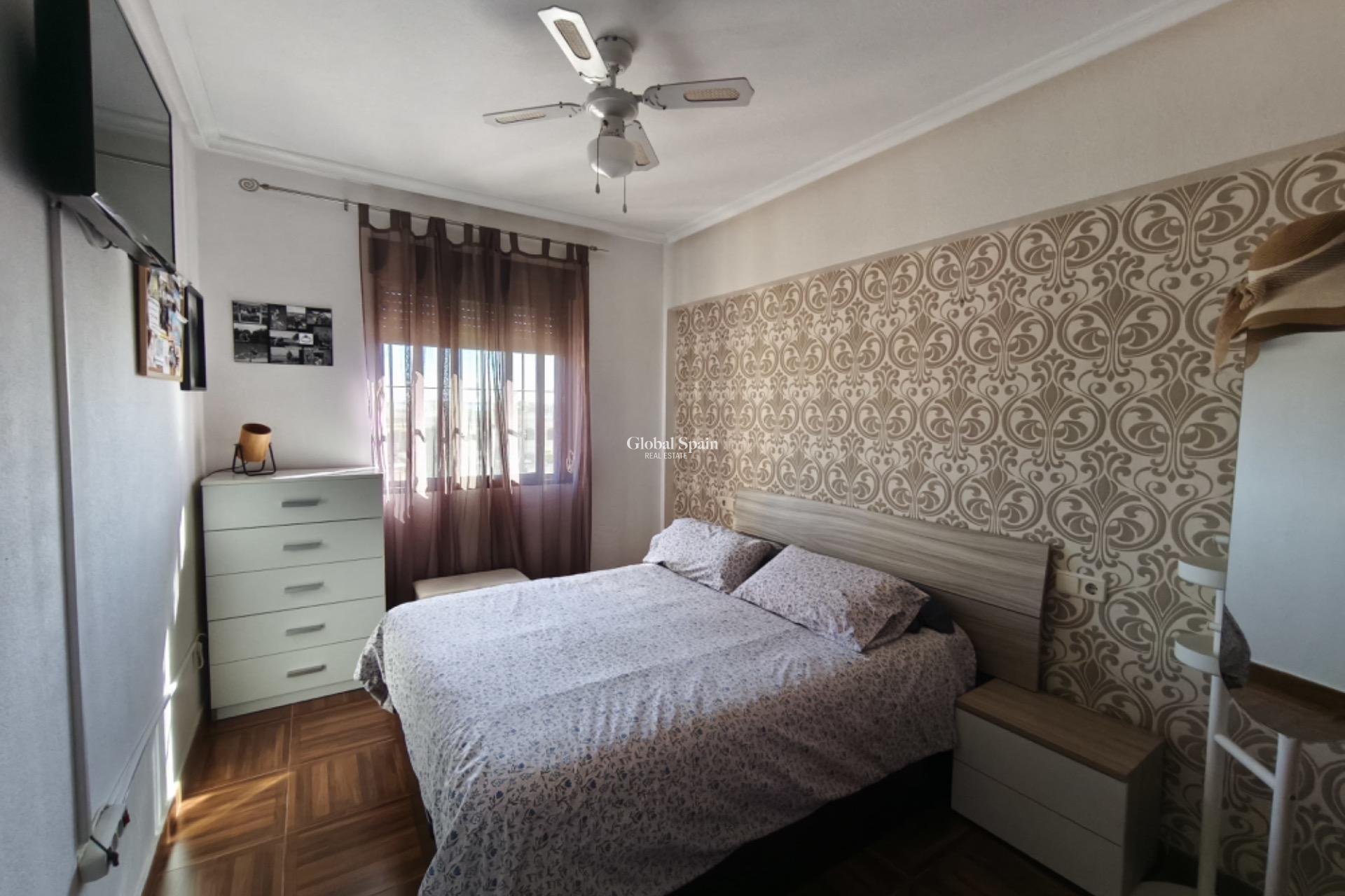 Venta - APARTAMENTO -
TORREVIEJA - Parque Acuático - Sector 25