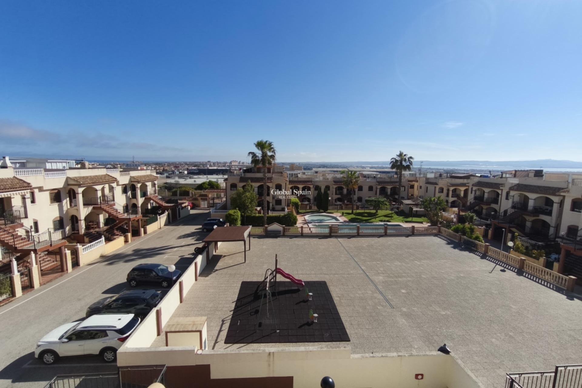 Venta - APARTAMENTO -
TORREVIEJA - Parque Acuático - Sector 25