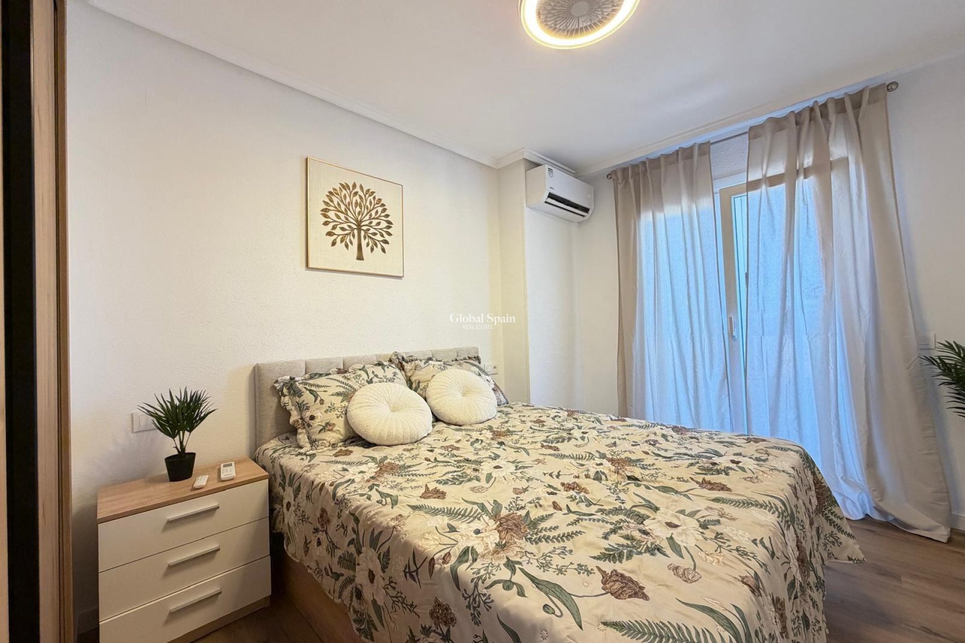 Venta - APARTAMENTO -
TORREVIEJA - Parque de las Naciones