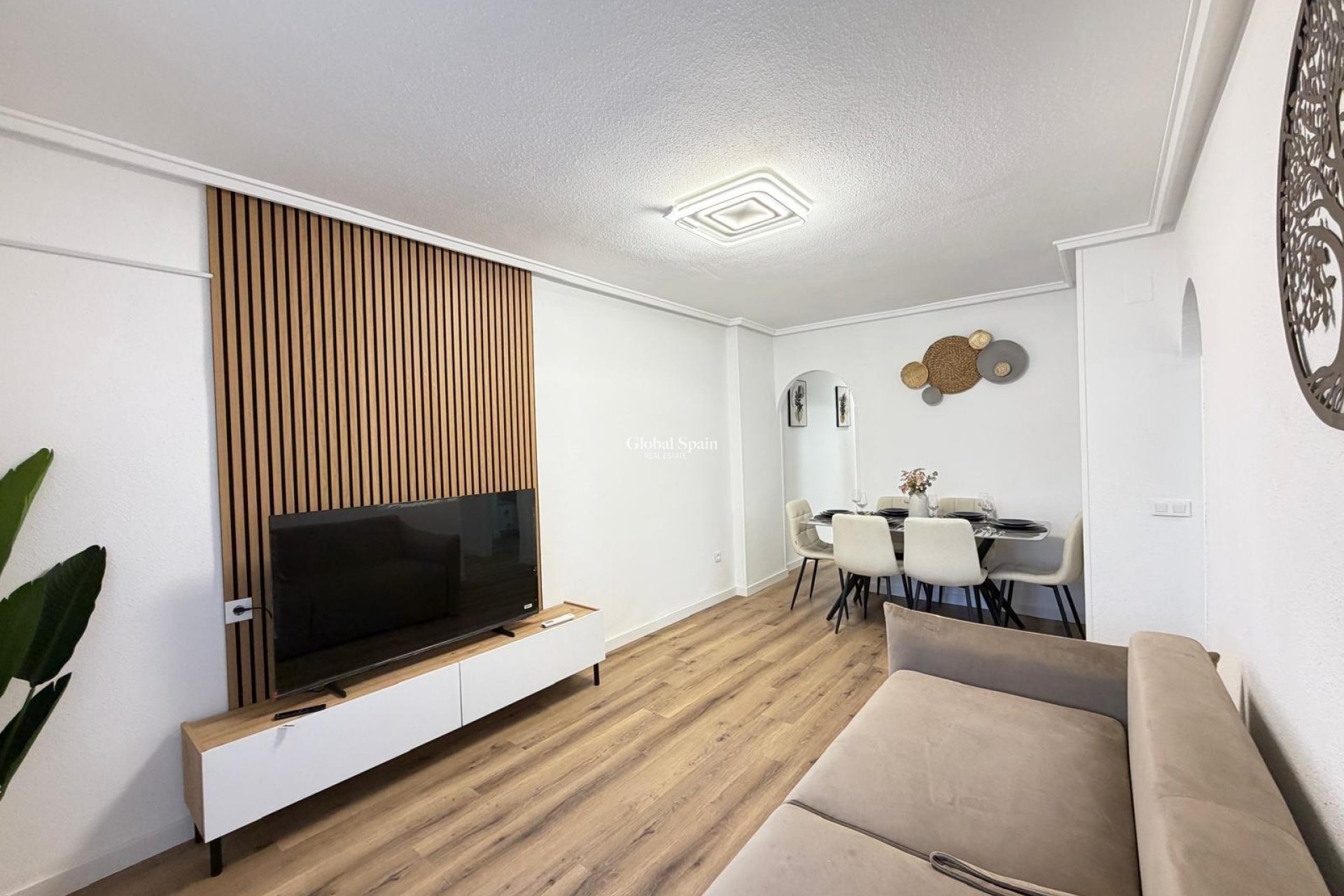 Venta - APARTAMENTO -
TORREVIEJA - Parque de las Naciones
