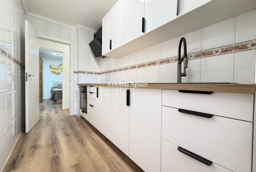 Venta - APARTAMENTO -
TORREVIEJA - Parque de las Naciones