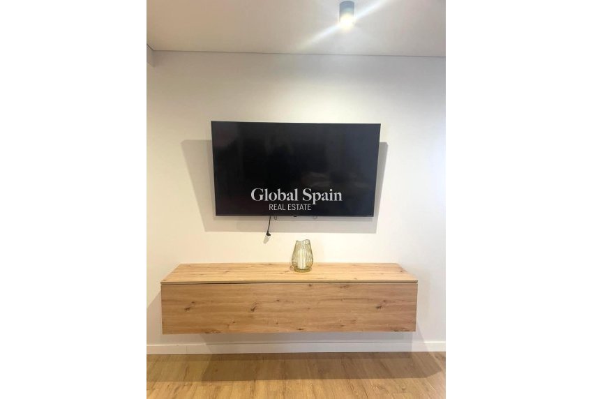 Venta - APARTAMENTO -
TORREVIEJA - Paseo maritimo