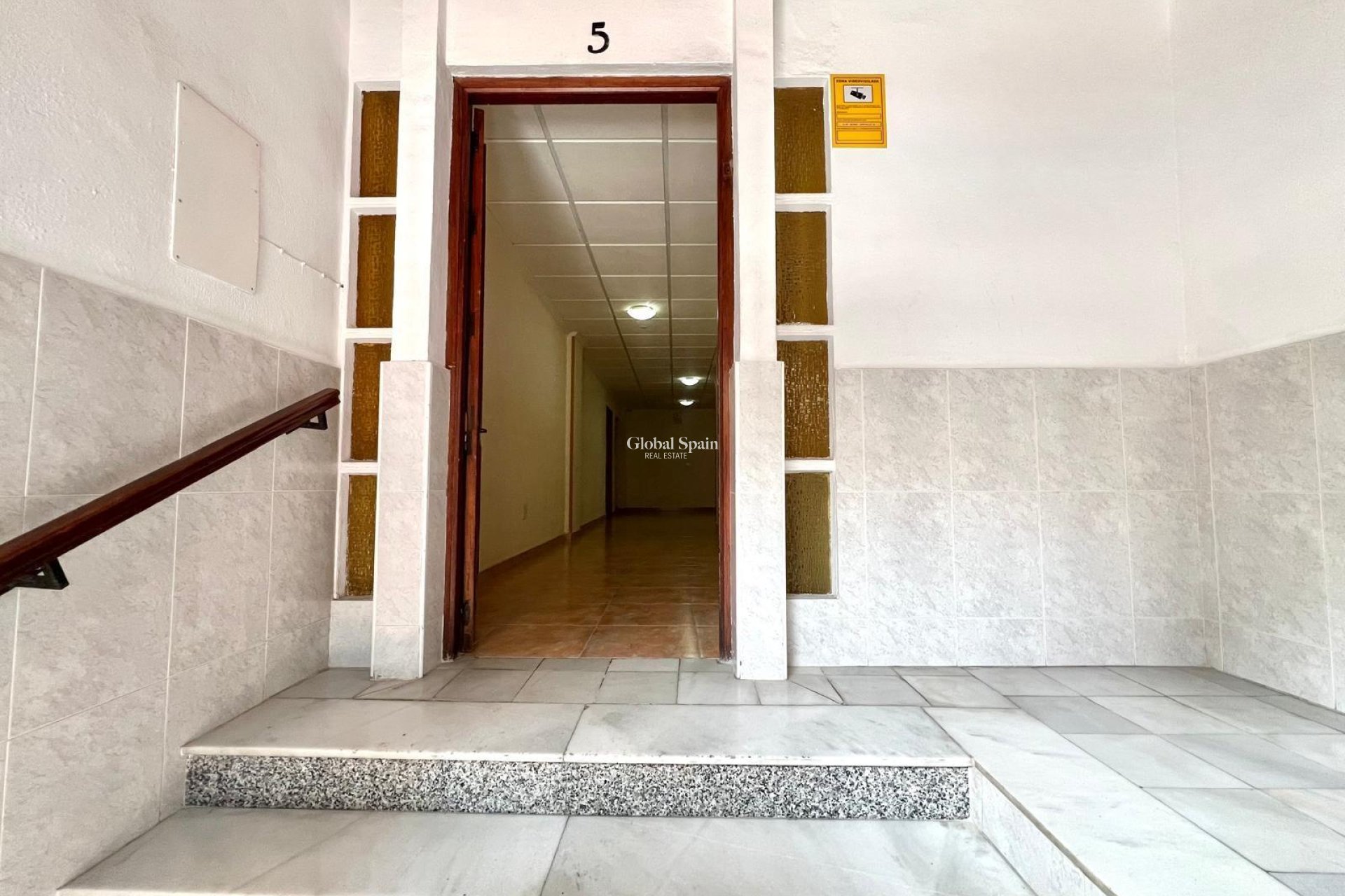 Venta - APARTAMENTO -
TORREVIEJA - Paseo maritimo