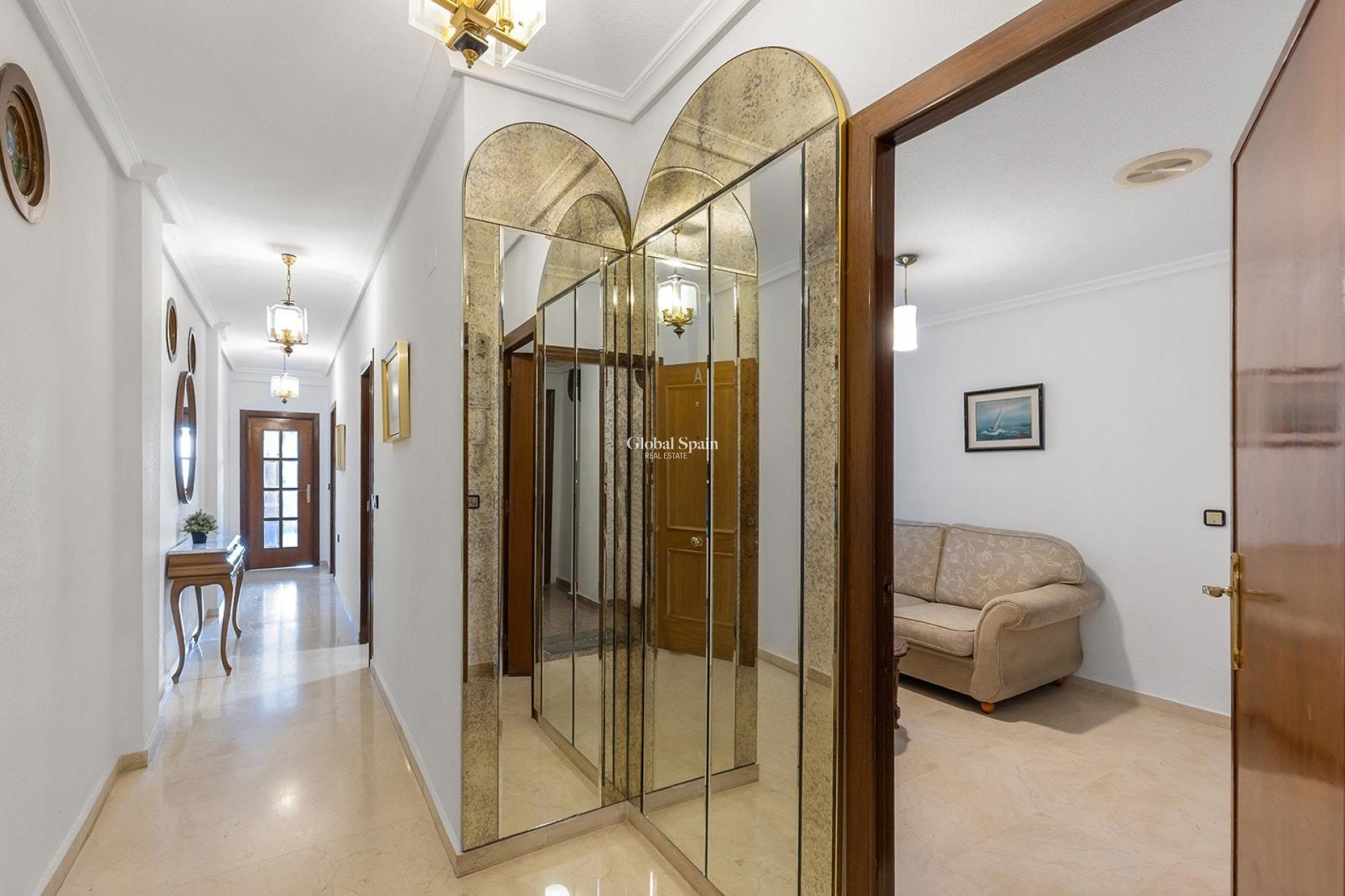 Venta - APARTAMENTO -
TORREVIEJA - Paseo maritimo