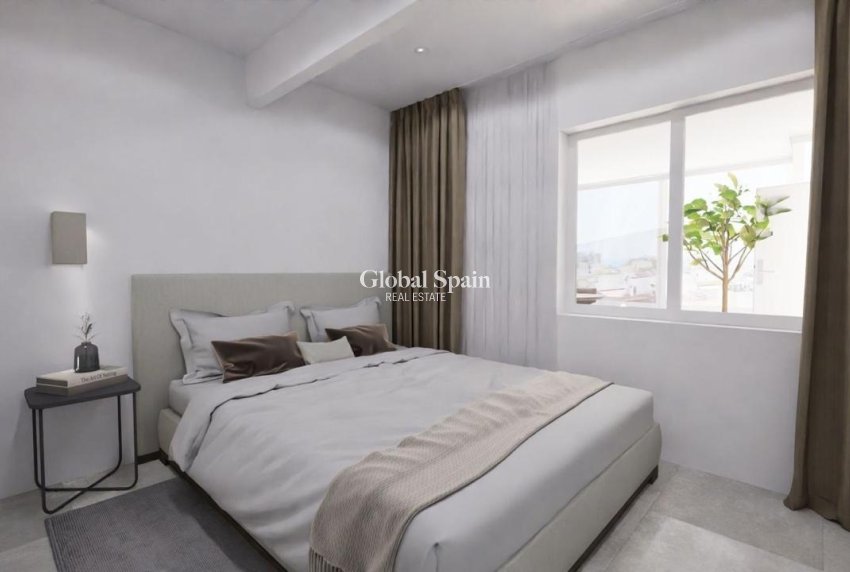 Venta - APARTAMENTO -
TORREVIEJA - Paseo maritimo