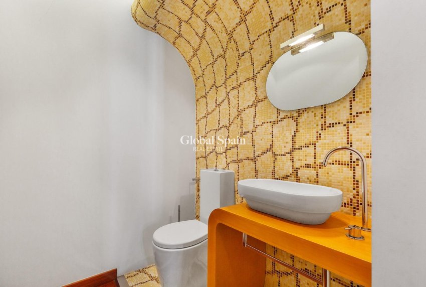 Venta - APARTAMENTO -
TORREVIEJA - Paseo maritimo