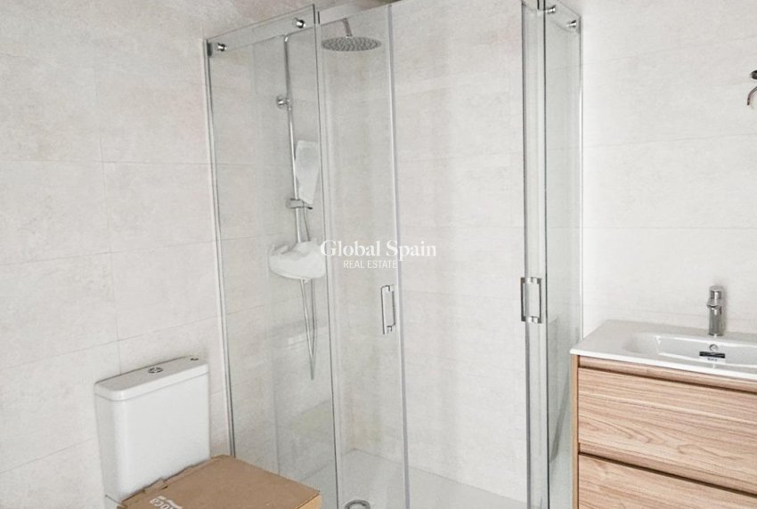 Venta - APARTAMENTO -
TORREVIEJA - Paseo maritimo